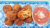 They Be Lovin' Dem Deep Fried Spaghetti Balls They Be Lovin' Dem Deep Fried Spaghetti Balls
