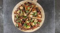 BBQ chicken pizza BBQ chicken pizza
