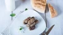 Kebab with homemade tzatziki Kebab with homemade tzatziki