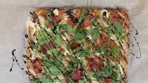 Pear, Prosciutto and Brie Flatbread Pear, Prosciutto and Brie Flatbread