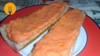 Barritas o tostadas de pan con tomate triturado para desayunar Barritas o tostadas de pan con tomate triturado para desayunar
