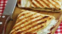Italian Chicken Pesto Flatbread Sandwich Italian Chicken Pesto Flatbread Sandwich