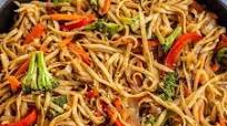 Veggie Lo Mein (Under 30 Minutes) Veggie Lo Mein (Under 30 Minutes)
