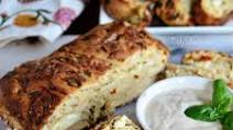 Cheese stuffed Chicken & Spinach Pizza Bread Cheese stuffed Chicken & Spinach Pizza Bread