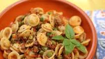 Pasta with Spice-Infused Ground Lamb and Green Peas Pasta with Spice-Infused Ground Lamb and Green Peas