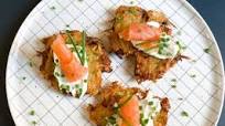 Latkes: las irresistibles tortitas fritas de patata Latkes: las irresistibles tortitas fritas de patata