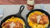 Sriracha Fried Chicken Mac and Cheese with Maple Butter Sriracha Fried Chicken Mac and Cheese with Maple Butter