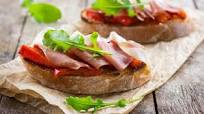 Bruschetta sa špinatom i pancetom Bruschetta sa špinatom i pancetom