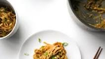 Asian Garlic Noodles (Quick & Easy) Asian Garlic Noodles (Quick & Easy)