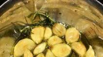 Stovetop Roasted Garlic and Infused Oil Stovetop Roasted Garlic and Infused Oil