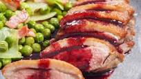 Pan-seared duck breast with blackberry sauce Pan-seared duck breast with blackberry sauce