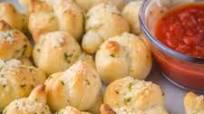 Mini Parmesan Garlic Knots Mini Parmesan Garlic Knots