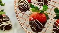EASY AND DELICIOUS CHOCOLATE COVERED STRAWBERRIES EASY AND DELICIOUS CHOCOLATE COVERED STRAWBERRIES