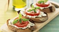 Goat's cheese and tomato crostini Goat's cheese and tomato crostini
