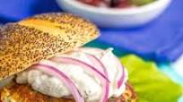 Greek turkey burgers with tzatziki sauce Greek turkey burgers with tzatziki sauce