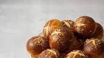 INCREDIBLE Pretzel Buns INCREDIBLE Pretzel Buns