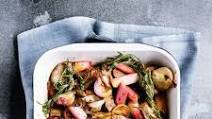 Pork tenderloin recipe with rhubarb, onion and tarragon Pork tenderloin recipe with rhubarb, onion and tarragon