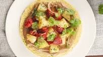 Tostadas de longaniza con papas y salsa verde Tostadas de longaniza con papas y salsa verde