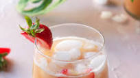 Cantaloupe and Strawberry Fresh Juice Cantaloupe and Strawberry Fresh Juice