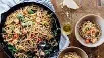 Spaghetti with Garlicky Shrimp, Asparagus, & Tomatoes Spaghetti with Garlicky Shrimp, Asparagus, & Tomatoes