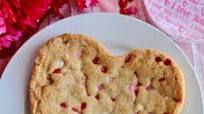 Giant Heart-Shaped Pan Cookie Giant Heart-Shaped Pan Cookie