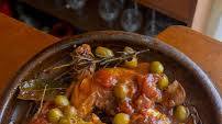 Cuisses de poulet mijotées à la sauce tomate (hunter’s chicken stew) Cuisses de poulet mijotées à la sauce tomate (hunter’s chicken stew)