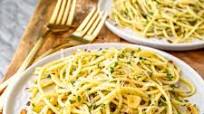 Pasta with Olive Oil and Garlic (Aglio e Olio) Pasta with Olive Oil and Garlic (Aglio e Olio)