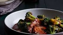 Pan-Fried Pork Chops with Scallions and Broccoli Pan-Fried Pork Chops with Scallions and Broccoli