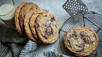 Giant Crinkled Chocolate Chip Cookies Giant Crinkled Chocolate Chip Cookies