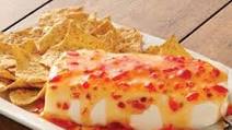 Cremoso dip dulce de chile con queso Cremoso dip dulce de chile con queso