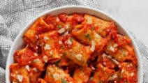 Rigatoni Pasta & Tomato Sauce Rigatoni Pasta & Tomato Sauce