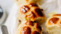 Mary Berry´s Hot cross buns Mary Berry´s Hot cross buns