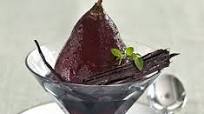 Poached pears in spiced red wine Poached pears in spiced red wine