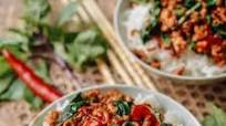 Thai Basil Chicken (Easy Gai Pad Krapow) Thai Basil Chicken (Easy Gai Pad Krapow)