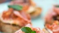 CROSTINI PROSCIUTTO E FICHI(意大利风干火腿和无花果脆面包) CROSTINI PROSCIUTTO E FICHI(意大利风干火腿和无花果脆面包)