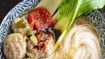Bakso - Indonesian Meatball Soup (Best Street Food!) Bakso - Indonesian Meatball Soup (Best Street Food!)