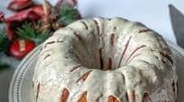 Eggnog Cake with Vanilla Eggnog Glaze Eggnog Cake with Vanilla Eggnog Glaze