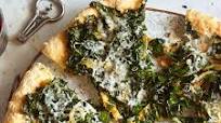 The Kale, Caramelized Onion, and Parmesan Pizza for Study Breaks and Sunday Chill-Outs The Kale, Caramelized Onion, and Parmesan Pizza for Study Breaks and Sunday Chill-Outs