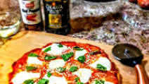 Cast Iron Pizza Margherita Cast Iron Pizza Margherita