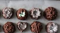 Brownie Bites with Mint Drizzle Brownie Bites with Mint Drizzle