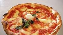 Italská pizza Margherita Italská pizza Margherita