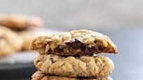 Thick and Chewy Classic Gluten Free Oatmeal Cookies Thick and Chewy Classic Gluten Free Oatmeal Cookies