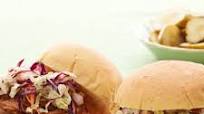 These Slow Cooker Pulled-Pork Sandwiches Are Here to Winner Summer BBQs These Slow Cooker Pulled-Pork Sandwiches Are Here to Winner Summer BBQs