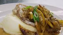 Pork Chops with Apples and Onions Pork Chops with Apples and Onions