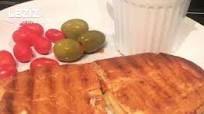 Ketçaplı Mayonezli Kaşarlı Tost Ketçaplı Mayonezli Kaşarlı Tost