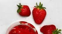 How to Make Strawberry Juice (With and Without Juicer) How to Make Strawberry Juice (With and Without Juicer)