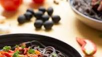Spaghetti Alla Puttanesca with Black Bean Spaghetti Spaghetti Alla Puttanesca with Black Bean Spaghetti