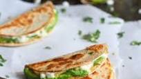Mini Avocado & Hummus Quesadilla Recipe {Healthy Snack} Mini Avocado & Hummus Quesadilla Recipe {Healthy Snack}