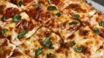 Chicken Parmesan Pizza Chicken Parmesan Pizza