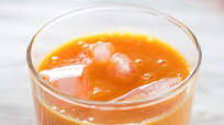 ORANGE + CARROT JUICE WITH GINGER ORANGE + CARROT JUICE WITH GINGER